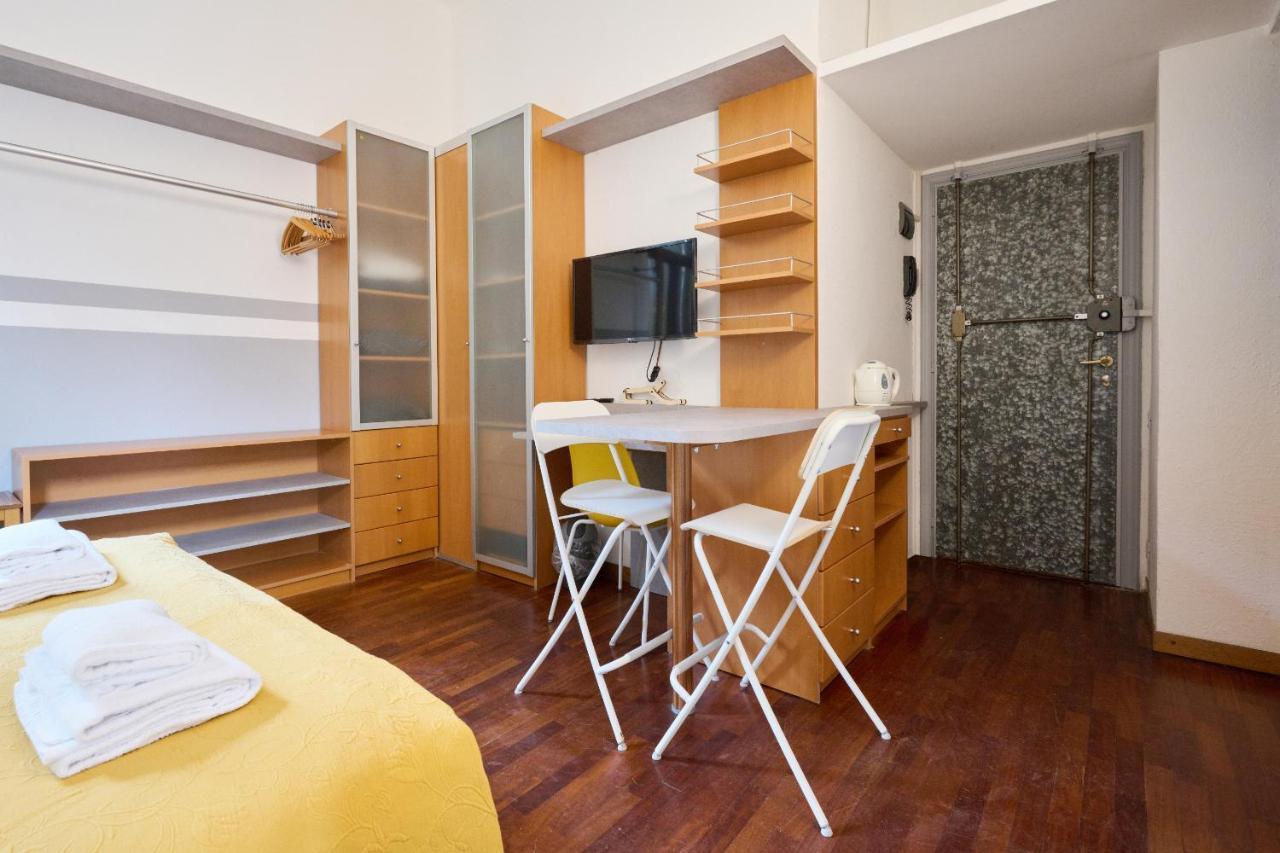 Artist Nadia'S Apartment In Porta Vercellina Milan Luaran gambar