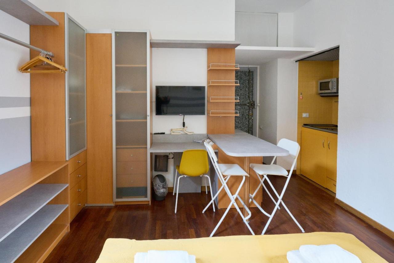 Artist Nadia'S Apartment In Porta Vercellina Milan Luaran gambar