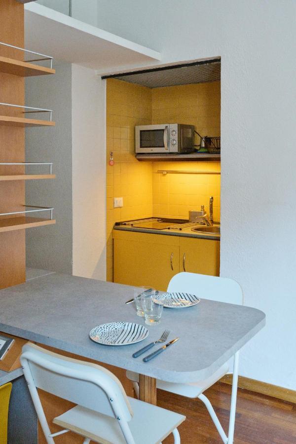 Artist Nadia'S Apartment In Porta Vercellina Milan Luaran gambar